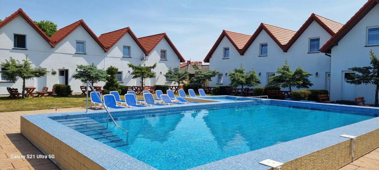 Aqua Fun Domki Z Basenem Ujście-Darłowskie Eksteriør bilde